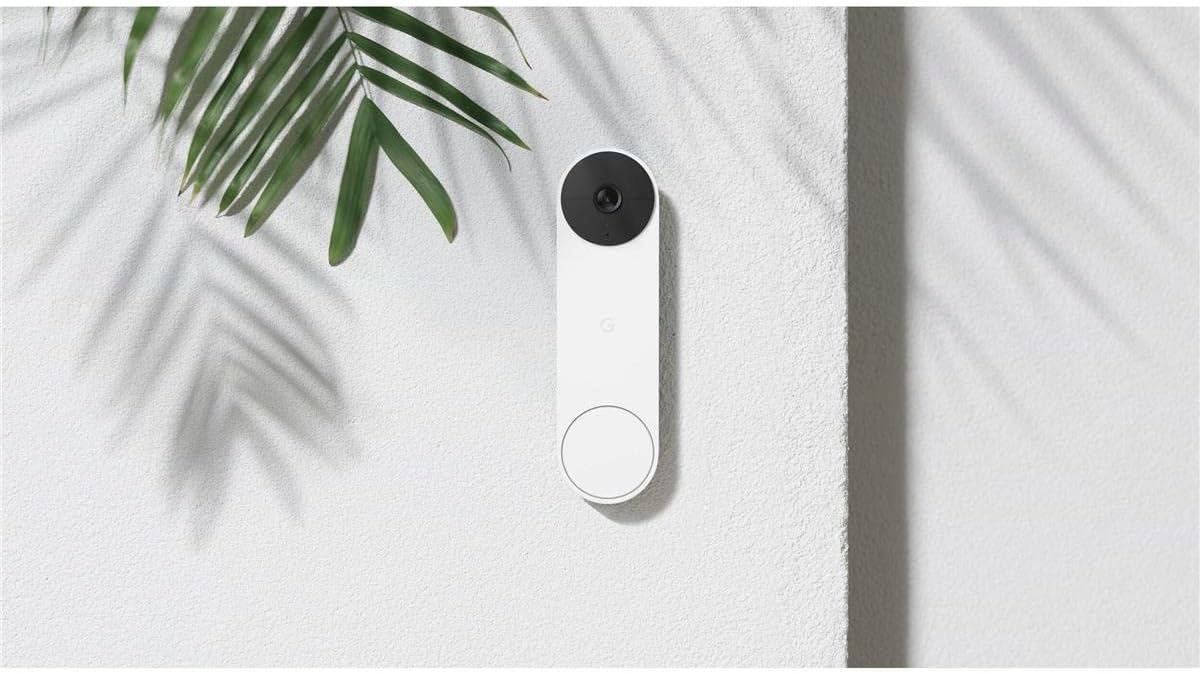 Google Nest Doorbell (Battery) in snow white mounted on a wall